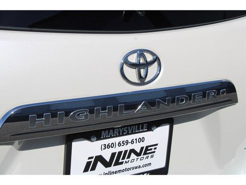 Used 2013 Toyota Highlander Limited AWD/4WD image 40