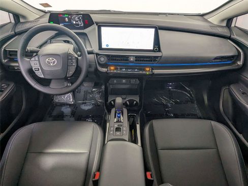 Used 2026 Toyota Prius Plug-In Hybrid FWD image 40