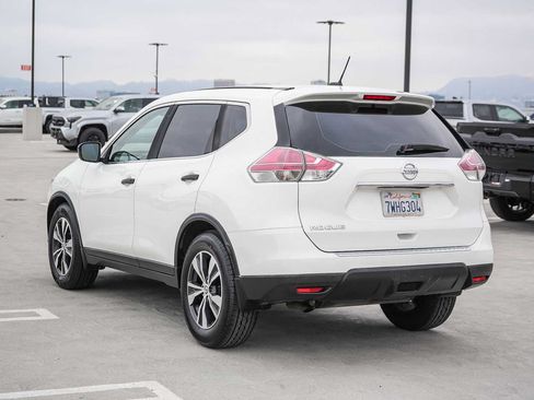 Used 2016 Nissan Rogue S FWD image 8