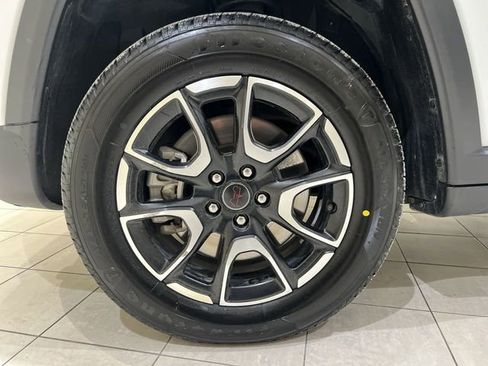 Used 2025 Jeep Compass Trailhawk w/ Trailer Tow Group AWD/4WD image 27