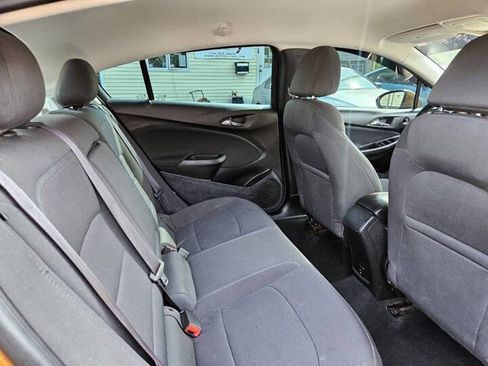 Used 2017 Chevrolet Cruze LT image 12