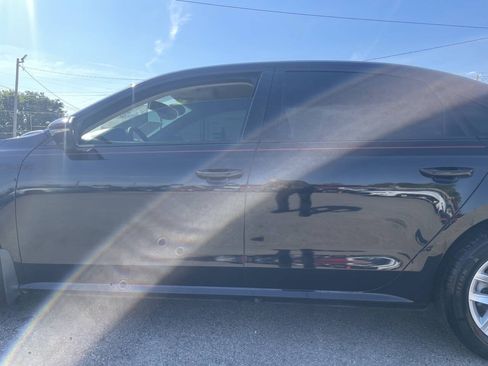 Used 2018 Volkswagen Passat 2.0T S FWD image 7