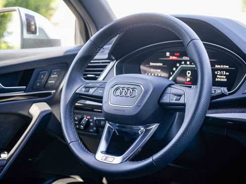 Used 2023 Audi SQ5 Prestige w/ Prestige Package image 11