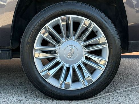 Used 2016 Cadillac Escalade Platinum RWD image 27