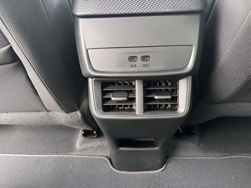 New 2025 Chevrolet Equinox LT w/ Safety and Technology Package image 18