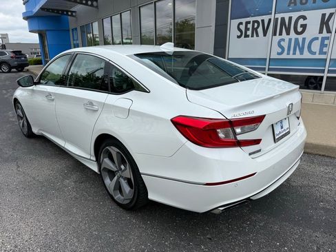 Used 2018 Honda Accord Touring image 14