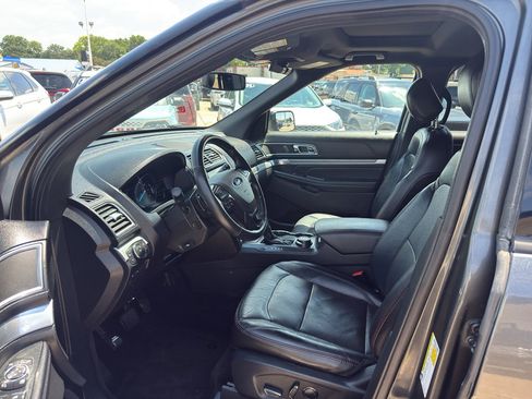 Used 2017 Ford Explorer Sport w/ Equipment Group 401A AWD/4WD image 9