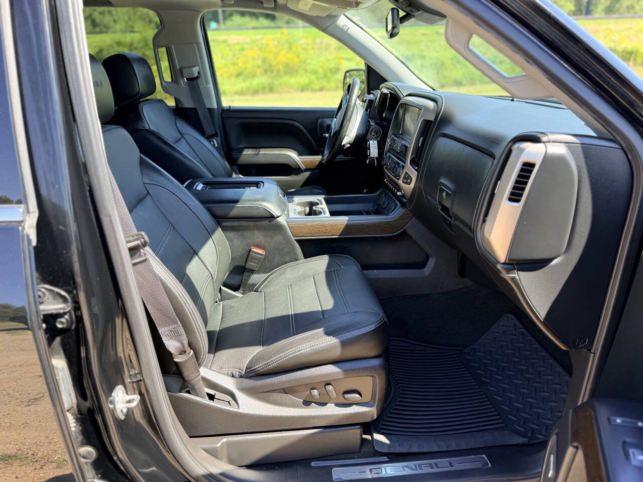 Used 2017 GMC Sierra 1500 Denali w/ Denali Ultimate Package AWD/4WD image 18