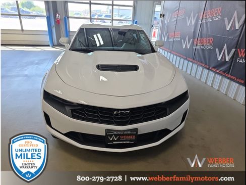 Used 2022 Chevrolet Camaro LT w/ Technology Package RWD image 3