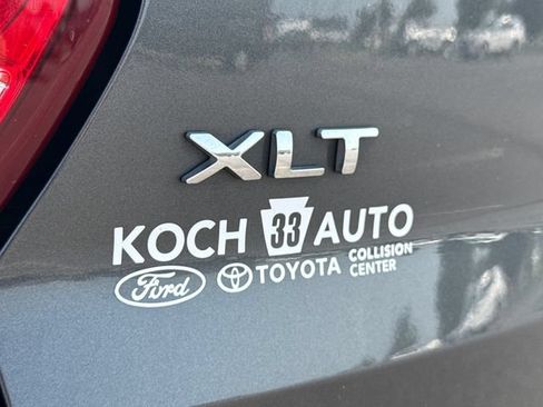 Used 2019 Ford Explorer XLT w/ Equipment Group 202A AWD/4WD image 18