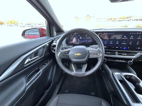 New 2026 Chevrolet Equinox EV LT image 13