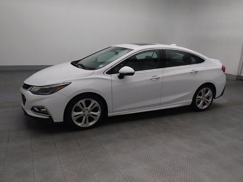 Used 2017 Chevrolet Cruze Premier FWD image 2