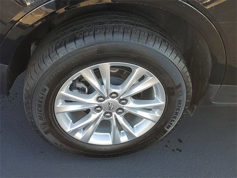 Certified 2023 Cadillac XT5 Luxury w/ LPO, Floor Liner Package image 6