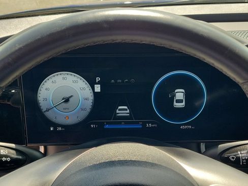 Used 2025 Hyundai Elantra Limited FWD image 19