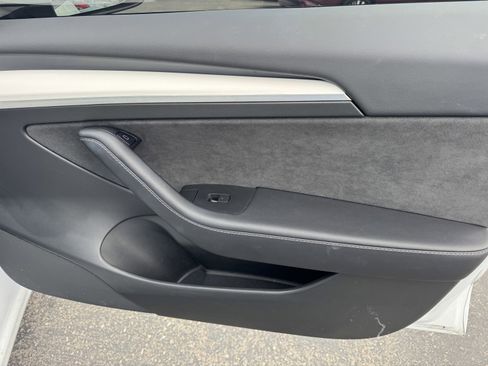 Used 2022 Tesla Model 3 image 9