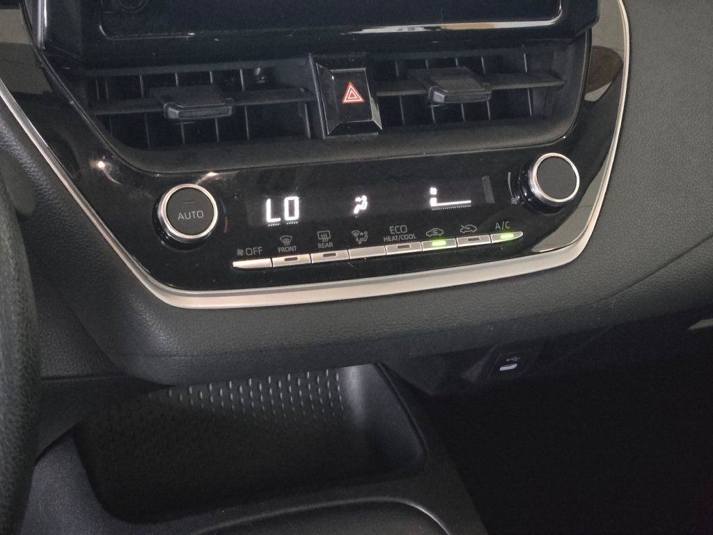 Used 2025 Toyota Corolla LE FWD image 23