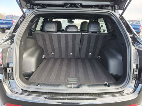 New 2026 Jeep Compass Latitude AWD/4WD image 13