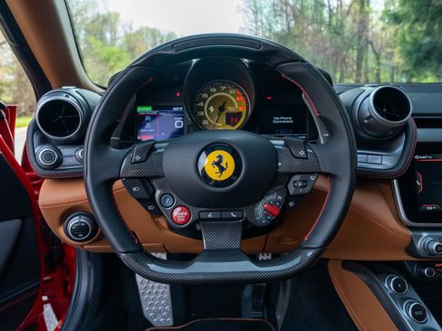 Used 2017 Ferrari GTC4Lusso image 34