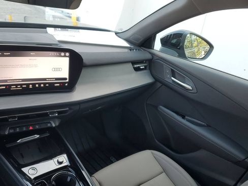 New 2026 Audi Q3 quattro 2.0T AWD/4WD image 22