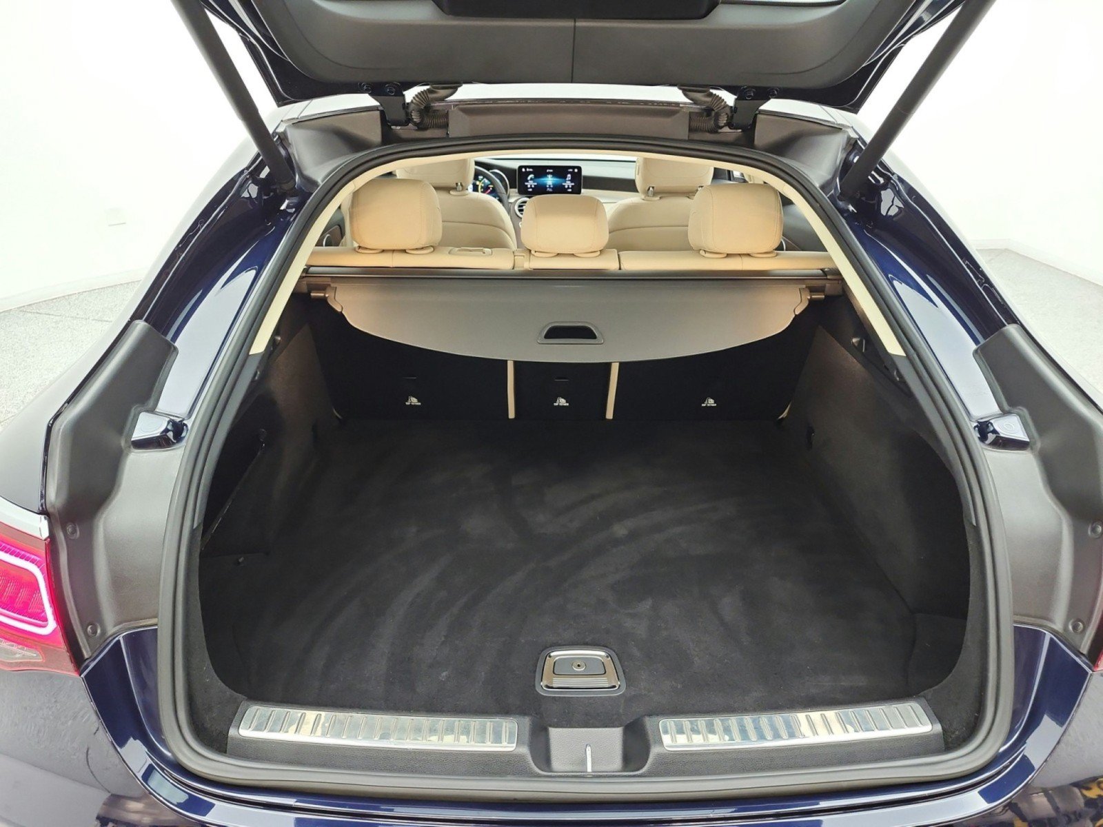 Certified 2023 Mercedes-Benz GLC 300 4MATIC Coupe image 22