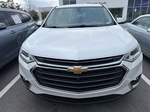 Used 2019 Chevrolet Traverse LT image 2