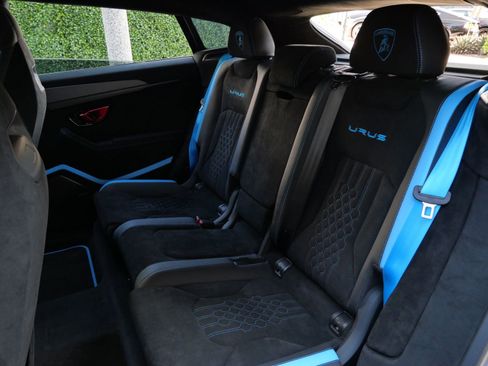 Used 2023 Lamborghini Urus Performante AWD/4WD image 6