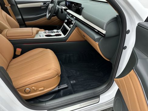 Certified 2025 Genesis GV80 2.5T Advanced image 25