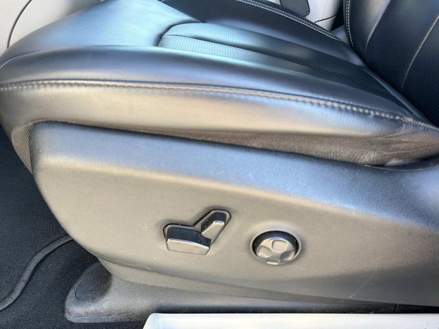 Used 2023 Chrysler Pacifica Touring-L FWD image 20