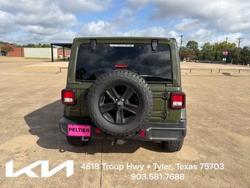 Used 2021 Jeep Wrangler Unlimited Sahara AWD/4WD image 9