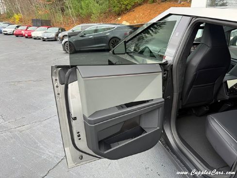 Used 2025 Tesla Cybertruck AWD Crew Cab image 9