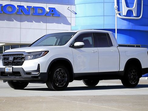 Used 2025 Honda Ridgeline RTL+ image 1
