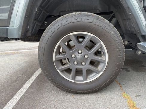 Used 2023 Jeep Gladiator Overland image 29