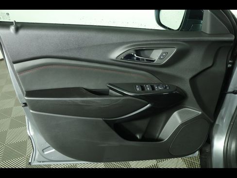 New 2026 Chevrolet Trax RS w/ Sunroof Package image 20