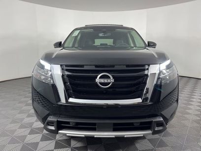 New 2025 Nissan Pathfinder SL