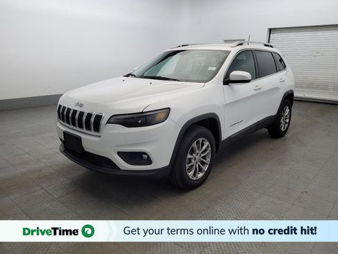 Used 2019 Jeep Cherokee Latitude Plus w/ Cold Weather Group AWD/4WD image 1