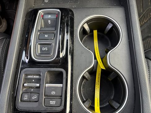 Used 2025 Honda Pilot Touring image 26