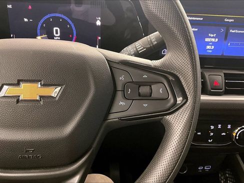 Used 2024 Chevrolet TrailBlazer LS w/ LS Convenience Package FWD image 18