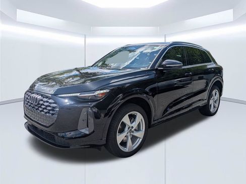 Used 2025 Audi Q5 Premium w/ Premium Plus AWD/4WD image 8