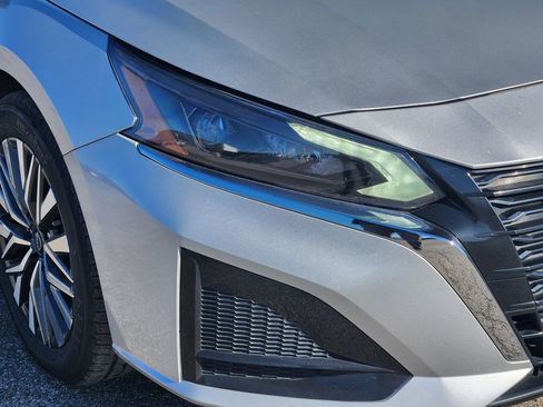 Used 2024 Nissan Altima 2.5 SV image 9