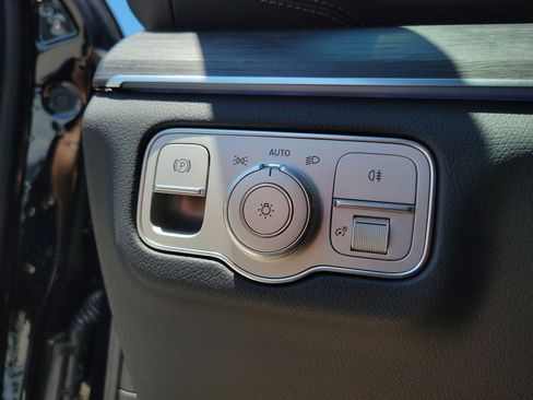 New 2026 Mercedes-Benz GLS 450 4MATIC image 19