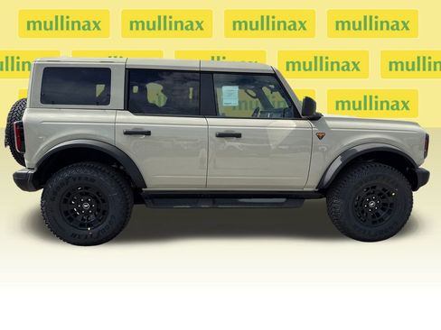 New 2026 Ford Bronco Badlands image 16