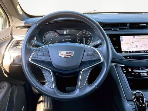 Used 2024 Cadillac XT5 Premium Luxury image 8
