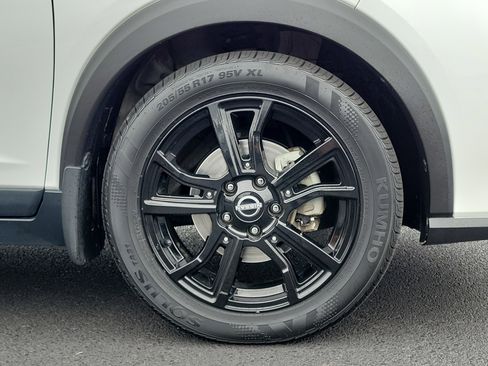 Certified 2022 Nissan Kicks SR w/ Premium Package image 5