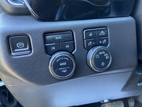 Used 2022 Chevrolet Silverado 1500 LT w/ Safety Package image 18