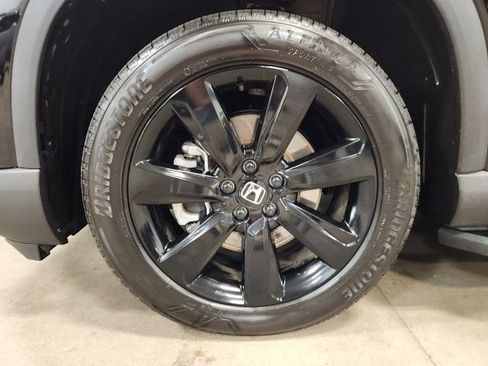 Certified 2025 Honda Pilot Black Edition image 10
