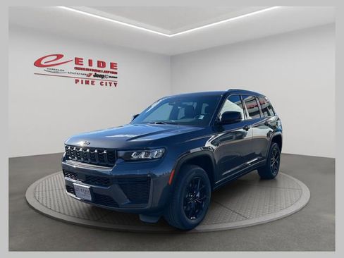 New 2026 Jeep Grand Cherokee Altitude AWD/4WD image 1
