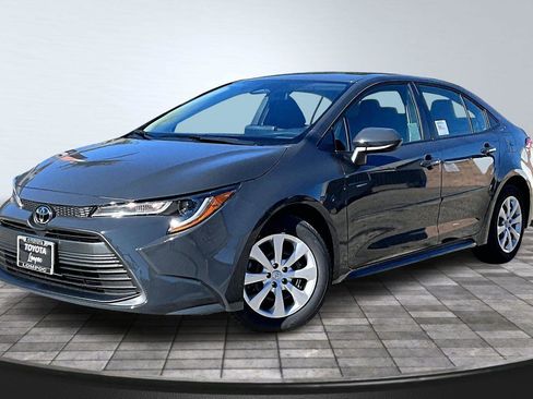 New 2026 Toyota Corolla LE image 2