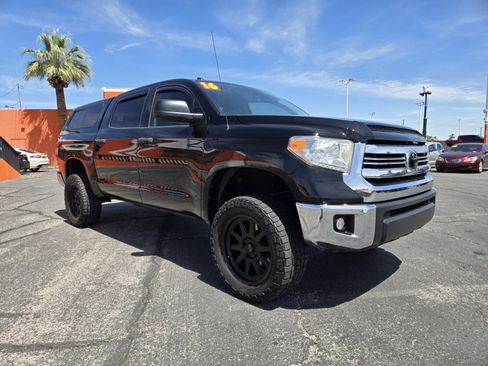 Used 2016 Toyota Tundra SR5 w/ SR5 Upgrade Package AWD/4WD image 4