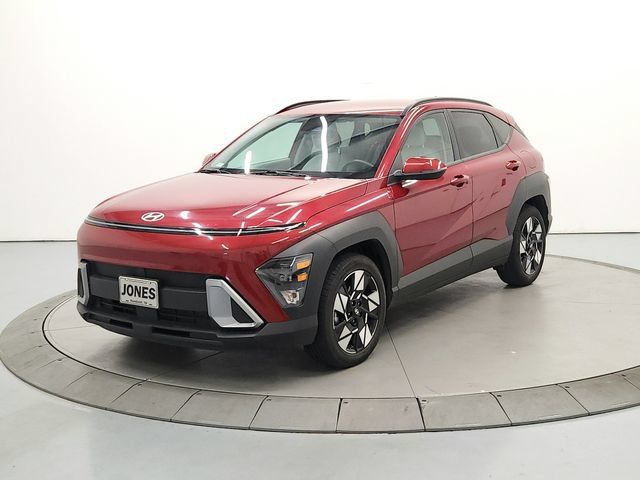 Used 2025 Hyundai Kona SEL FWD image 4