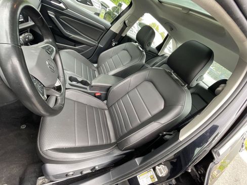 Used 2024 Volkswagen Jetta SE FWD image 14